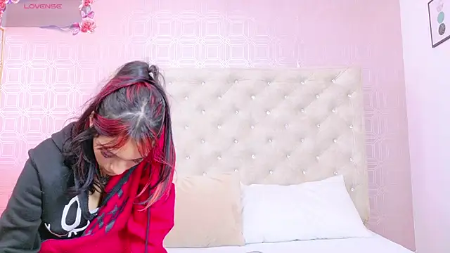 Snapshot of Derieri_D chatting on 10-10-25, 07:46 Derieri D online show from 10-10-25, 07:46