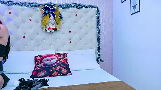 Snapshot of Derieri_D chatting on 12-02-25, 06:36 Derieri D online show from 12-02-25, 06:36