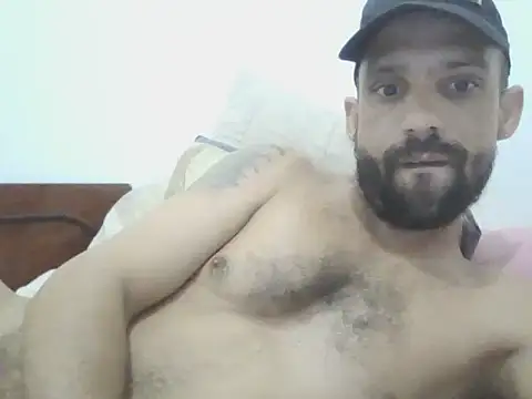 Snapshot of ubermaluco1 chatting on 02-02-25, 11:00 ubermaluco1 online show from 02-02-25, 11:00