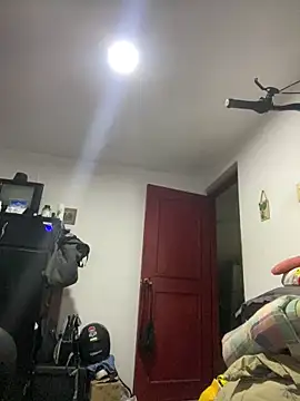 Jestebanano online show from 12-22-25, 04:09