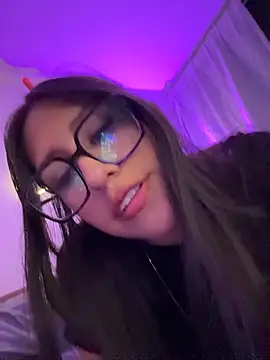 Snapshot of AleFantasy0001 chatting on 03-27-26, 01:44 AleFantasy0001 online show from 03-27-26, 01:44