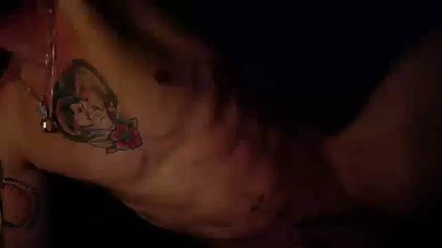 Snapshot of Slammyboy chatting on 11-19-25, 11:32 Slammyboy online show from 11-19-25, 11:32