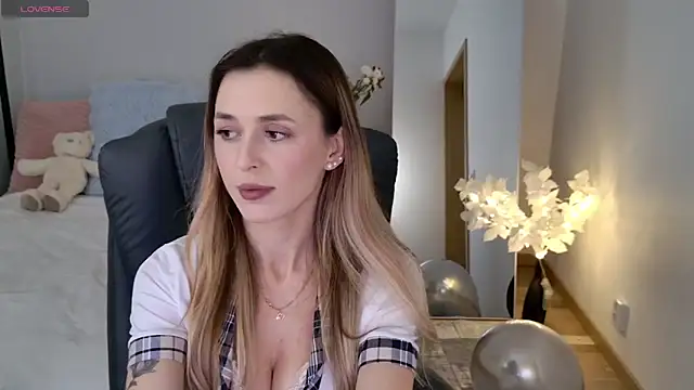 Sophie Enzo online show from 03-22-25, 09:42