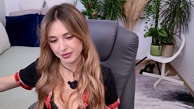 Sophie Enzo online show from 09-20-25, 09:05