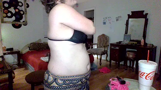 sophiarica online show from 04-29-26, 04:00