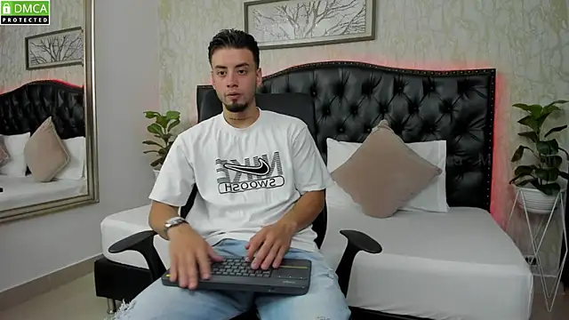 Snapshot of MattDevon chatting on 01-18-25, 04:53 MattDevon online show from 01-18-25, 04:53