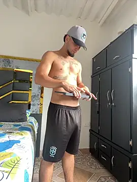 Snapshot of MattDevon chatting on 09-17-25, 06:20 MattDevon online show from 09-17-25, 06:20