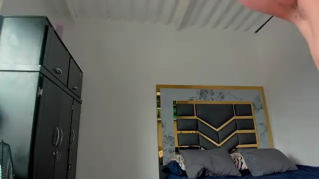 Snapshot of MattDevon chatting on 09-30-25, 05:29 MattDevon online show from 09-30-25, 05:29