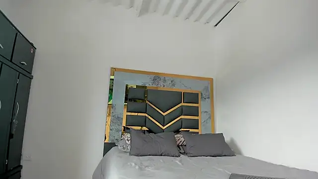 Snapshot of MattDevon chatting on 10-03-25, 05:10 MattDevon online show from 10-03-25, 05:10