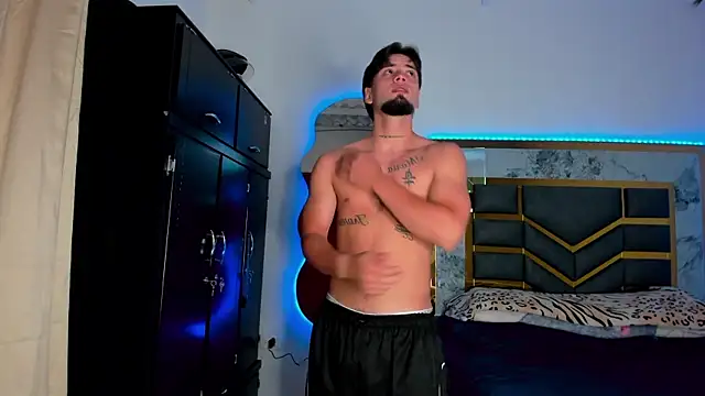 Snapshot of MattDevon chatting on 10-22-25, 08:19 MattDevon online show from 10-22-25, 08:19