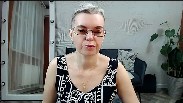 Cutie Erikaa1 online show from 11-20-25, 02:45