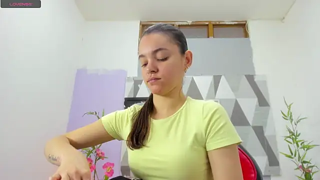 Mia-kalinfa online show from 05-30-26, 12:24