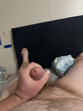 Trucker05 online show from 12-17-25, 02:39