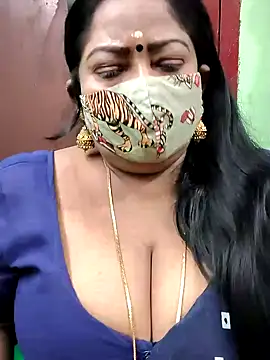 Snapshot of maniisha chatting on 12-17-24, 05:26 maniisha online show from 12-17-24, 05:26