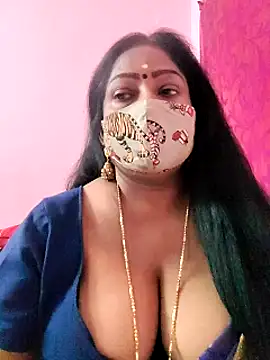 Snapshot of maniisha chatting on 01-08-25, 09:12 maniisha online show from 01-08-25, 09:12