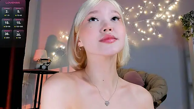 Snapshot of milli_sun_ chatting on 12-27-24, 05:09 milli sun online show from 12-27-24, 05:09