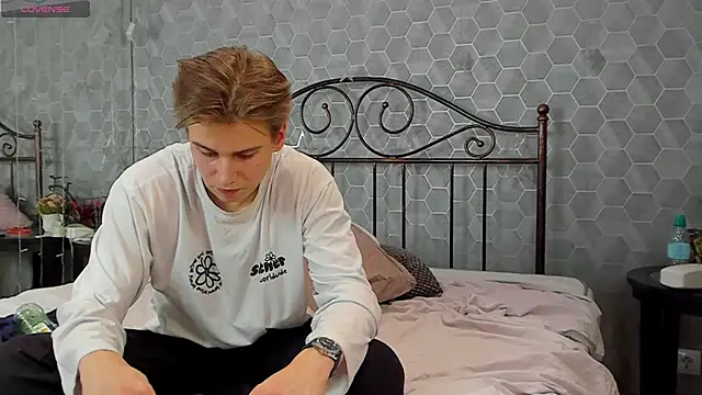 Snapshot of Marcus_Swampov chatting on 12-12-24, 09:08 Marcus Swampov online show from 12-12-24, 09:08