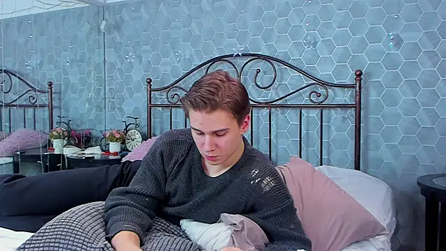 Snapshot of Marcus_Swampov chatting on 12-20-24, 10:49 Marcus Swampov online show from 12-20-24, 10:49