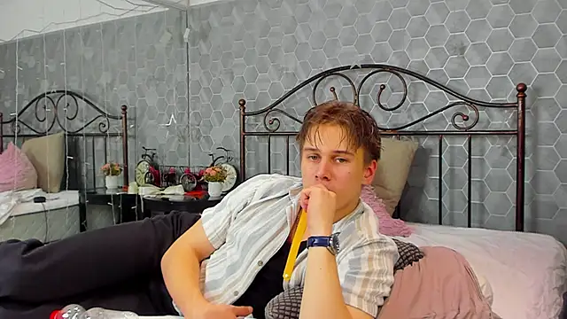 Snapshot of Marcus_Swampov chatting on 12-24-24, 08:11 Marcus Swampov online show from 12-24-24, 08:11