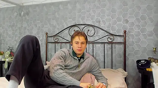 Snapshot of Marcus_Swampov chatting on 01-11-25, 06:35 Marcus Swampov online show from 01-11-25, 06:35