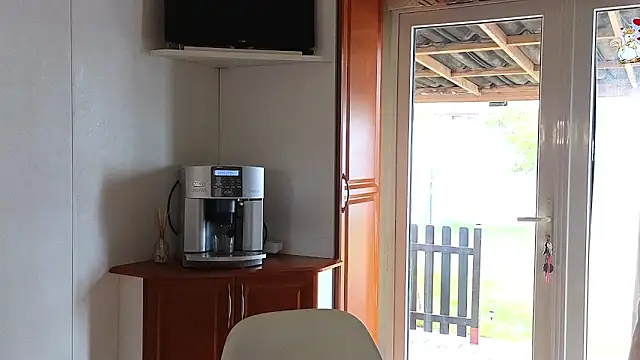 Snapshot of Miss_Milka chatting on 09-29-25, 10:53 Miss Milka online show from 09-29-25, 10:53