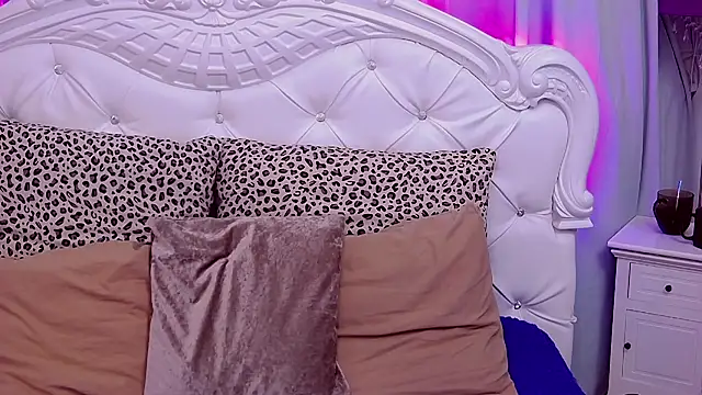 Snapshot of JiaLiss chatting on 09-24-25, 03:32 JiaLiss online show from 09-24-25, 03:32