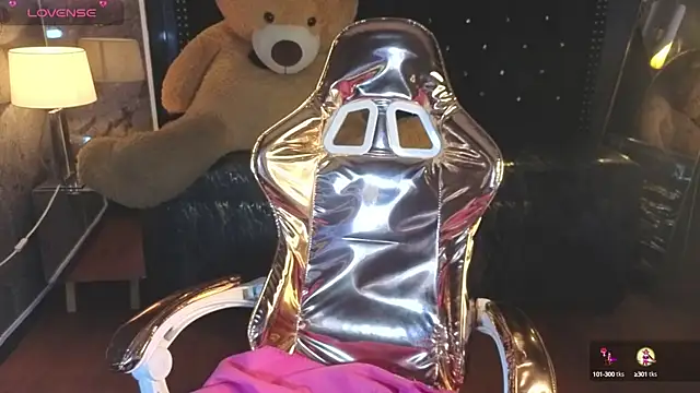 Kitty fox b online show from 10-10-25, 12:59