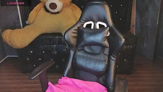 Kitty fox b online show from 11-29-25, 01:03