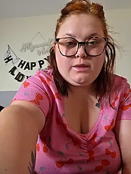 Snapshot of Tallulah-mae-xoxox chatting on 10-26-25, 08:53 Tallulah-mae-xoxox online show from 10-26-25, 08:53