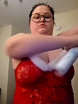 Snapshot of Tallulah-mae-xoxox chatting on 12-13-25, 11:10 Tallulah-mae-xoxox online show from 12-13-25, 11:10