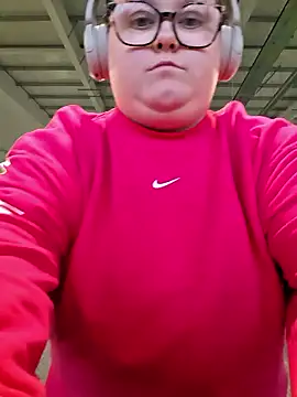 Snapshot of Tallulah-mae-xoxox chatting on 01-11-26, 03:39 Tallulah-mae-xoxox online show from 01-11-26, 03:39