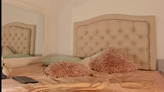 Scarlett grand online show from 02-04-25, 05:42