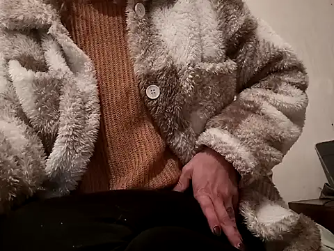 Snapshot of filipasantosx chatting on 02-16-25, 08:11 filipasantosx online show from 02-16-25, 08:11