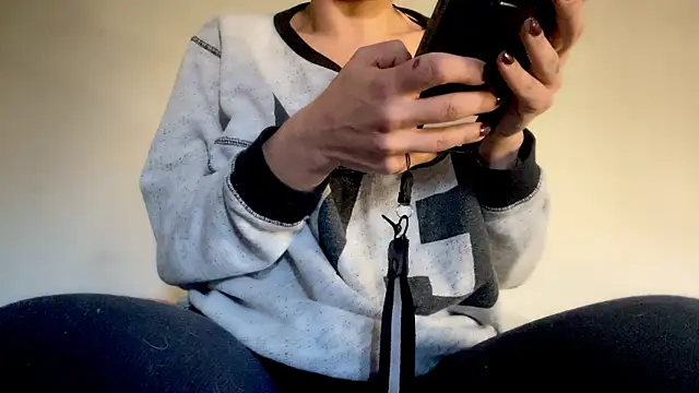 Snapshot of filipasantosx chatting on 02-25-25, 05:47 filipasantosx online show from 02-25-25, 05:47