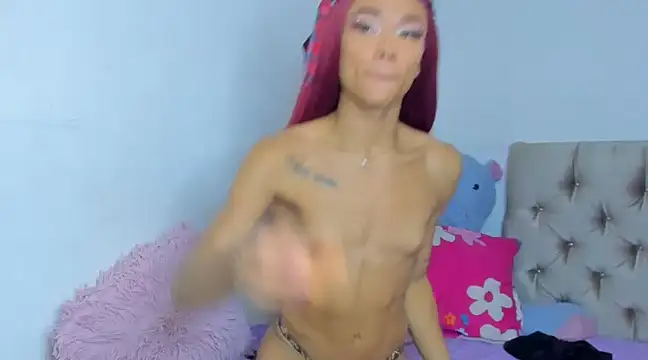 Snapshot of StassieBell chatting on 12-25-24, 05:05 StassieBell online show from 12-25-24, 05:05