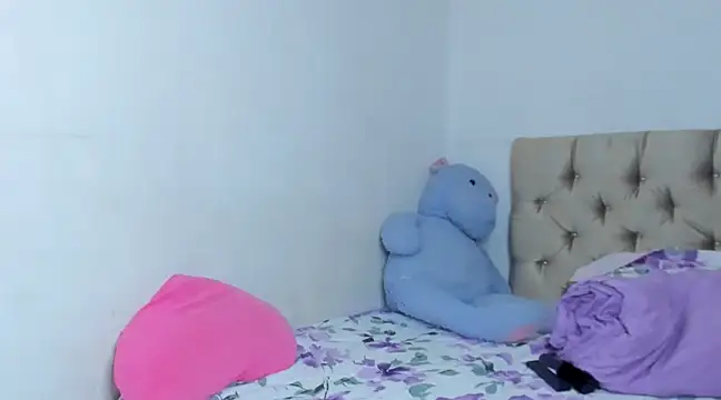 Snapshot of StassieBell chatting on 01-22-25, 09:46 StassieBell online show from 01-22-25, 09:46