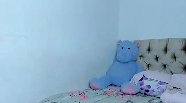 Snapshot of StassieBell chatting on 02-02-25, 06:58 StassieBell online show from 02-02-25, 06:58