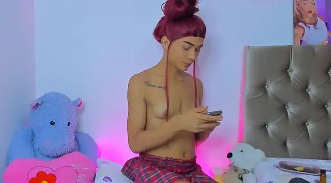 Snapshot of StassieBell chatting on 02-11-25, 06:51 StassieBell online show from 02-11-25, 06:51