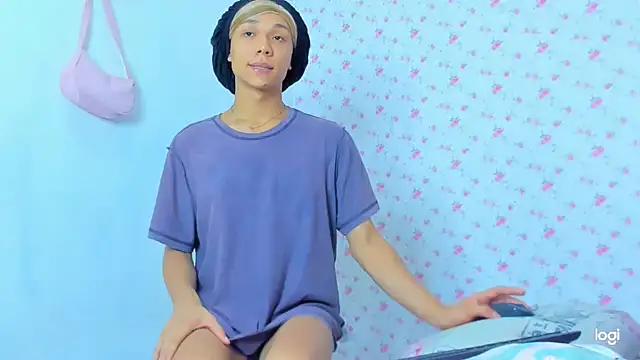 Snapshot of StassieBell chatting on 10-29-25, 07:48 StassieBell online show from 10-29-25, 07:48