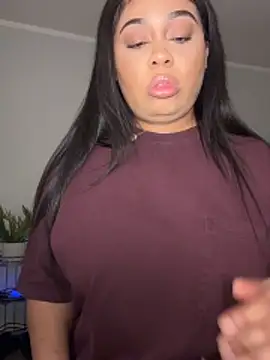 Snapshot of camiliaskye chatting on 02-05-26, 06:07 camiliaskye online show from 02-05-26, 06:07