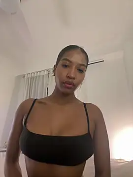 IamCrystal2 online show from 01-12-26, 03:23