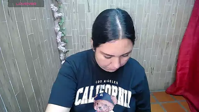 Snapshot of solyeria chatting on 07-19-26, 04:05 solyeria online show from 07-19-26, 04:05