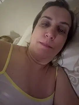 Snapshot of Bia_sexynovaes chatting on 12-19-25, 01:45 Bia sexynovaes online show from 12-19-25, 01:45