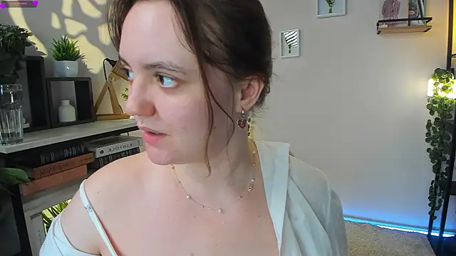 Lella Ryann  online show from 05-17-26, 10:50