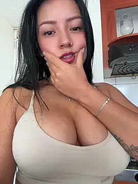 Snapshot of missycanoo chatting on 05-18-26, 03:29 missycanoo online show from 05-18-26, 03:29
