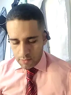 Snapshot of CRISTHIAN_GREY01 chatting on 01-24-25, 03:11 CRISTHIAN GREY01 online show from 01-24-25, 03:11