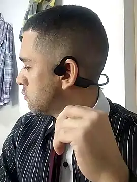 Snapshot of CRISTHIAN_GREY01 chatting on 01-24-25, 04:39 CRISTHIAN GREY01 online show from 01-24-25, 04:39