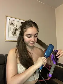 imlindapink online show from 02-24-25, 10:25