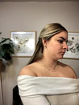 imlindapink online show from 09-08-25, 04:17