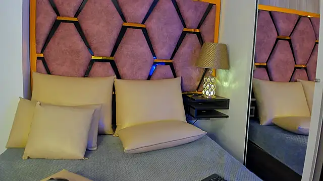 Valery Foxx  online show from 12-22-24, 11:54